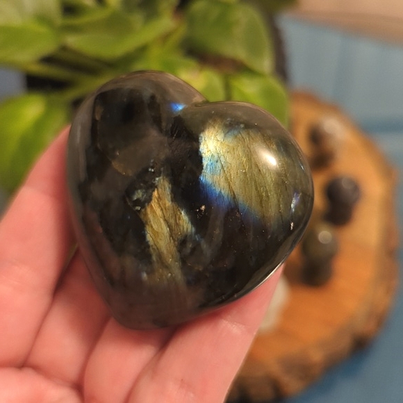 Labradorite Heart - Picture 4 of 6